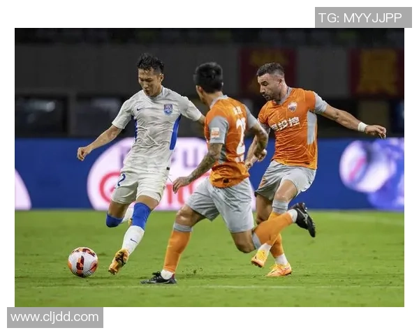 赛后分析：深圳足球队与上海足球队球员个人能力对比与表现评估